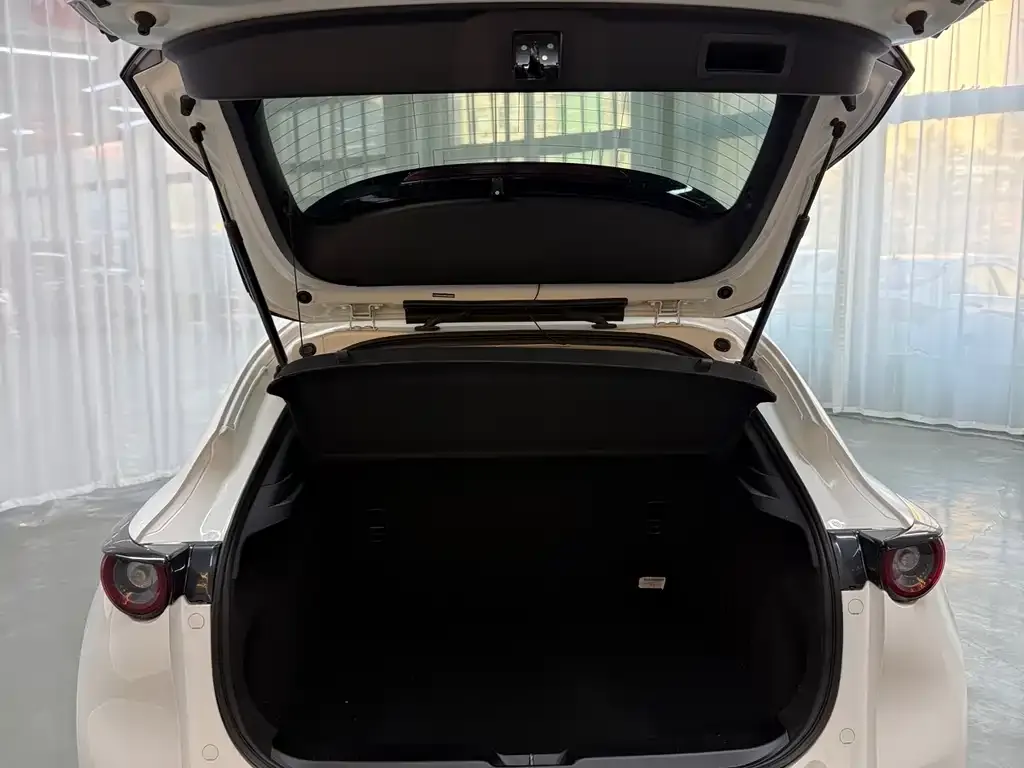 Mazda CX-30 — фото 2