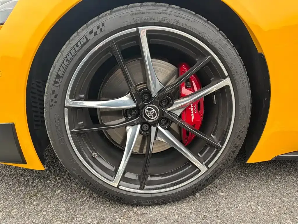Toyota Supra — фото 1
