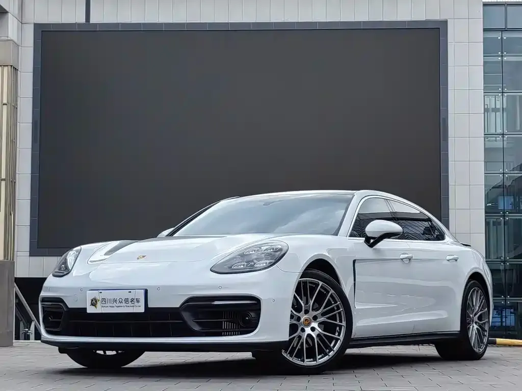 Porsche Panamera — фото 1