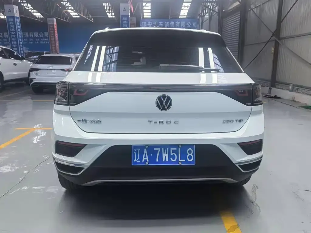 Volkswagen T-Roc — фото 2