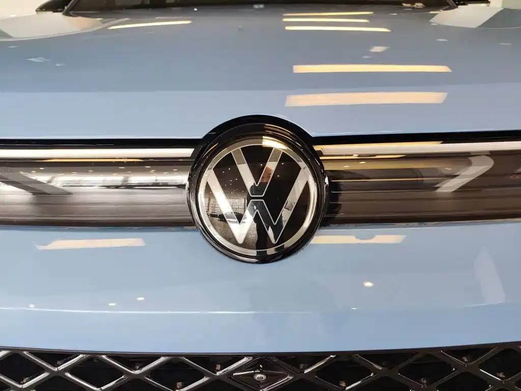 Volkswagen Tiguan L — фото 4