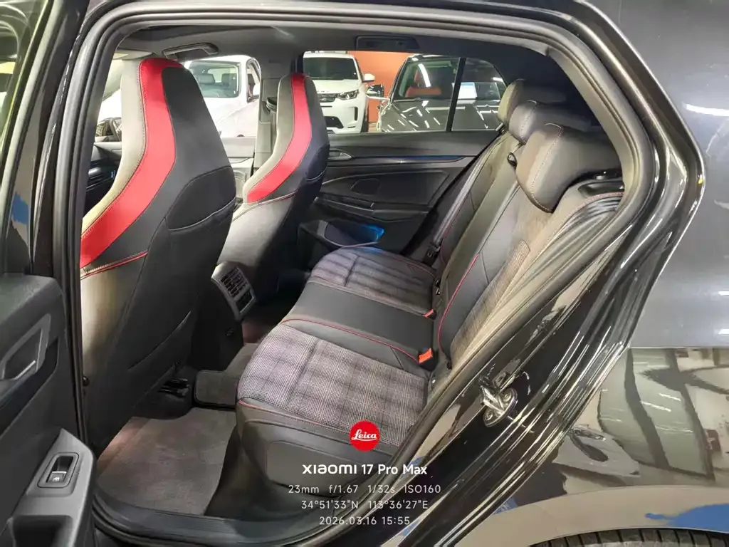 Volkswagen Golf GTI — фото 3