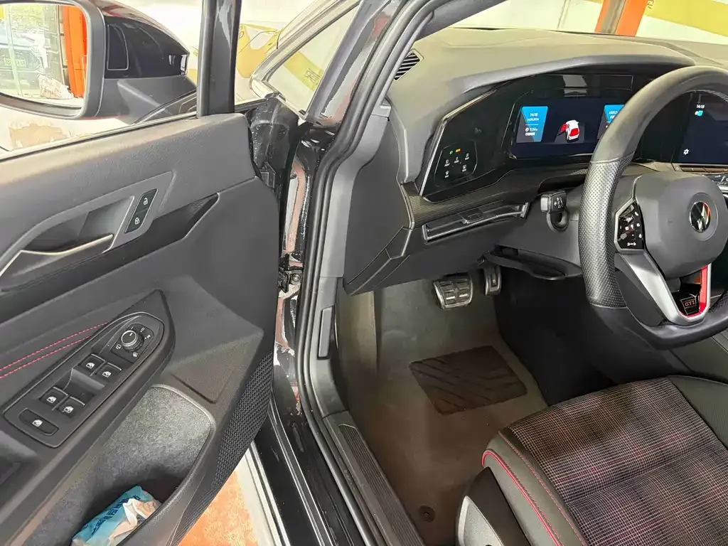 Volkswagen Golf GTI — фото 7