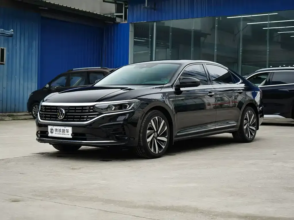 Volkswagen Passat — фото 1