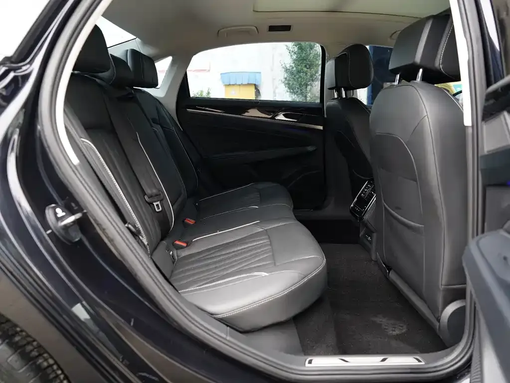 Volkswagen Passat — фото 3