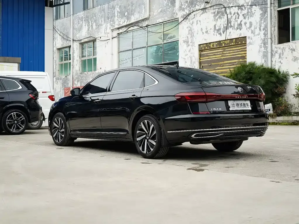 Volkswagen Passat — фото 10