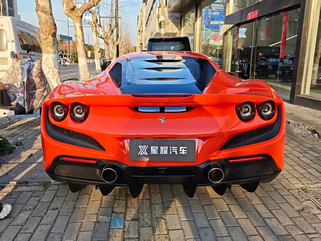 Ferrari F8 — фото 5
