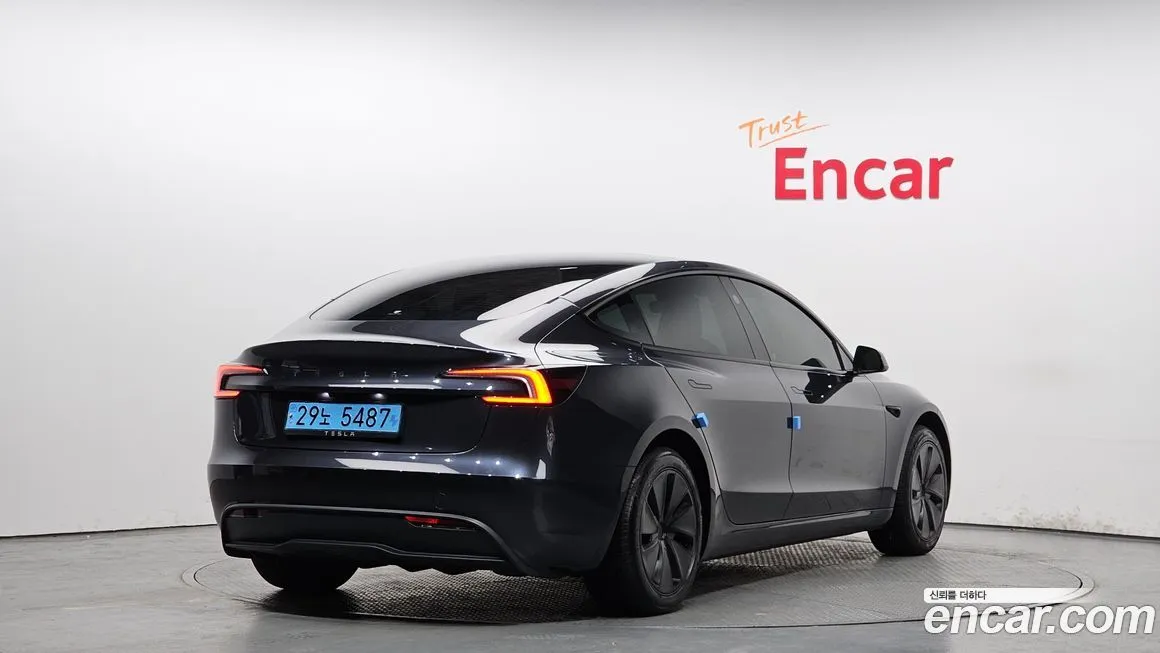 Tesla Model 3 — фото 3