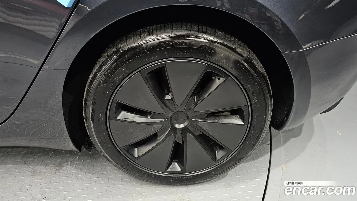 Tesla Model 3 — фото 10