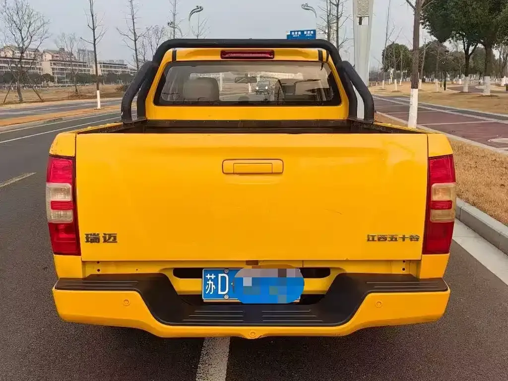 Isuzu RE-MAX — фото 3