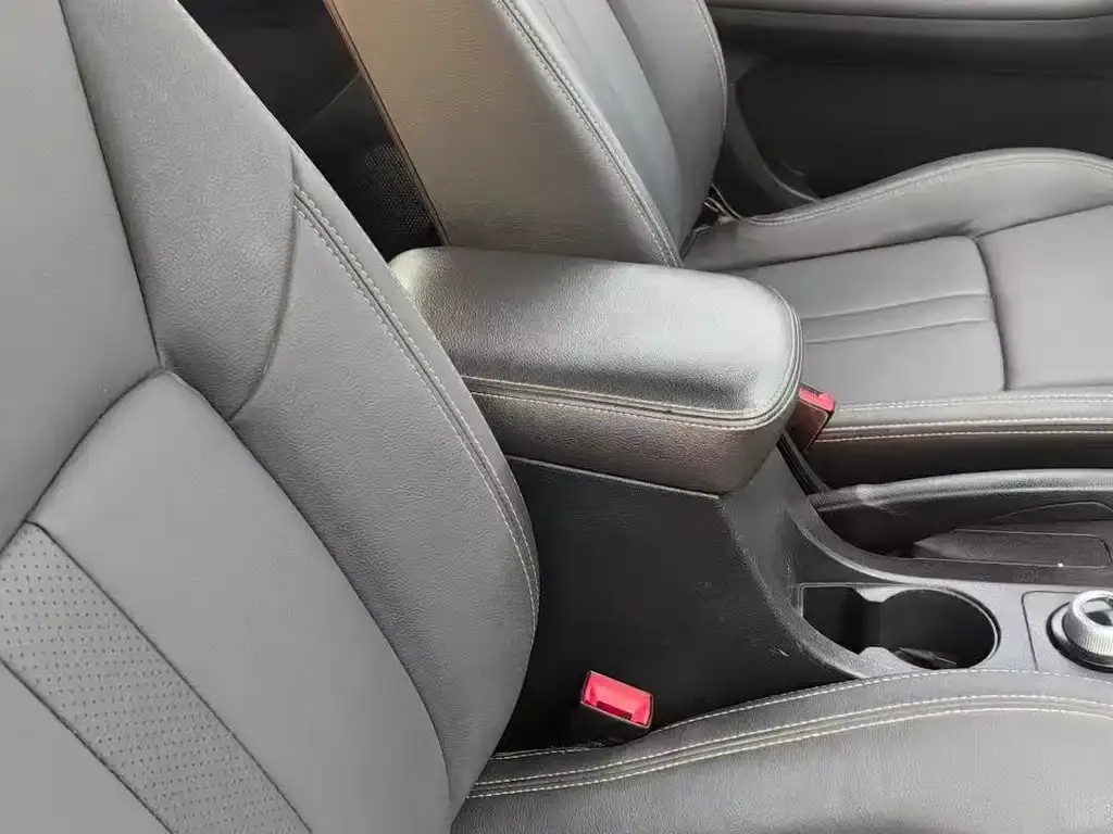 Isuzu RE-MAX — фото 2