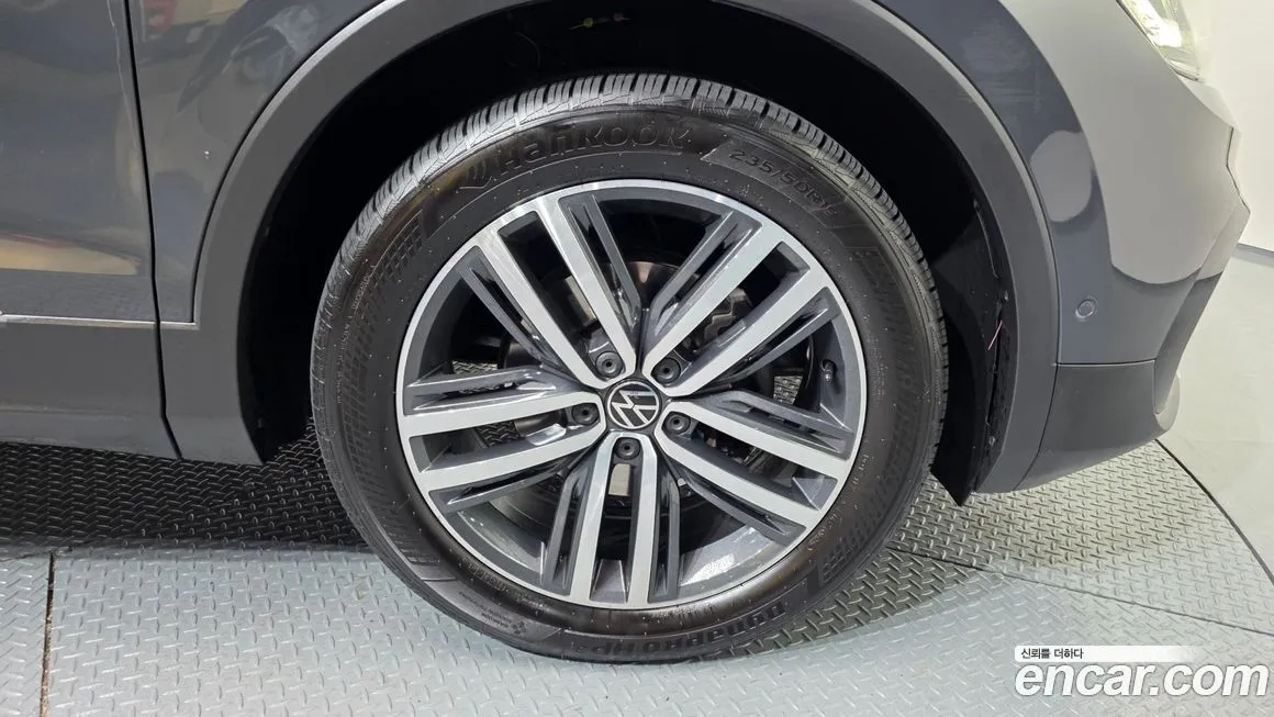 Volkswagen Tiguan — фото 4