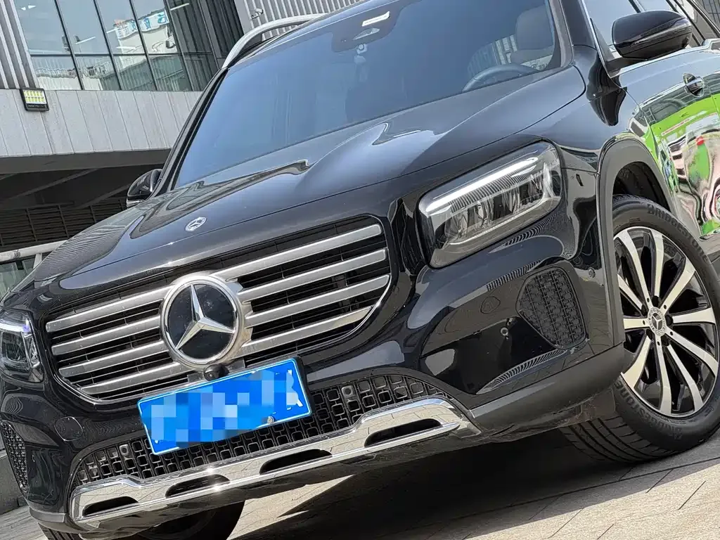 Mercedes-Benz GLB — фото 10
