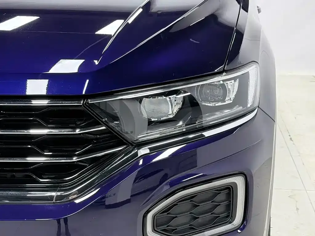 Volkswagen T-Roc — фото 9
