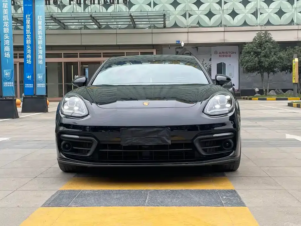 Porsche Panamera — фото 1