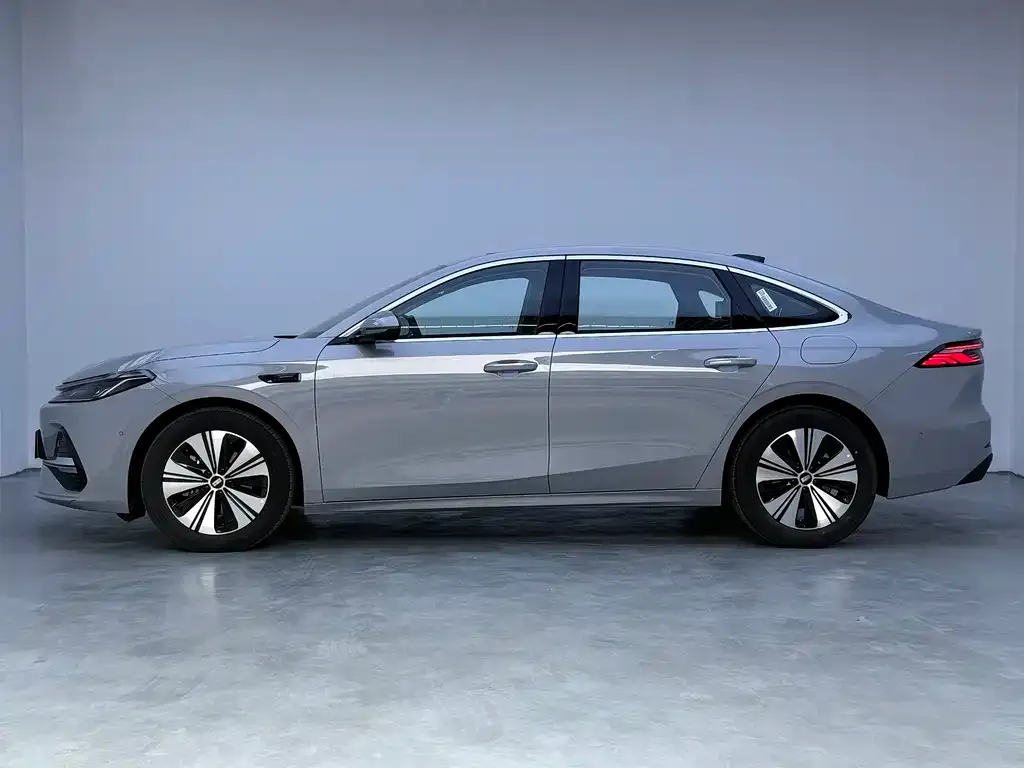Geely Galaxy A7 — фото 7