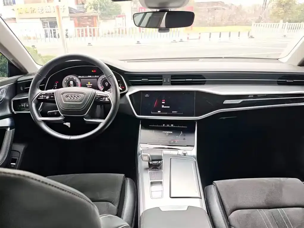 Audi A7L — фото 5