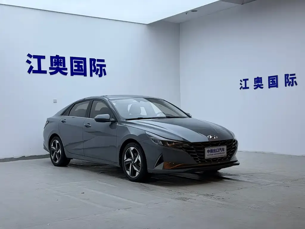 Hyundai Elantra — фото 4