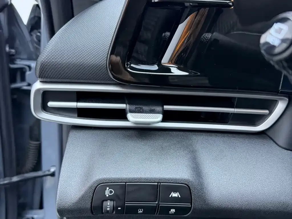 Hyundai Elantra — фото 10