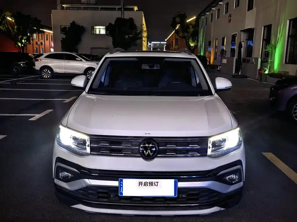 Volkswagen T-Cross — фото 1