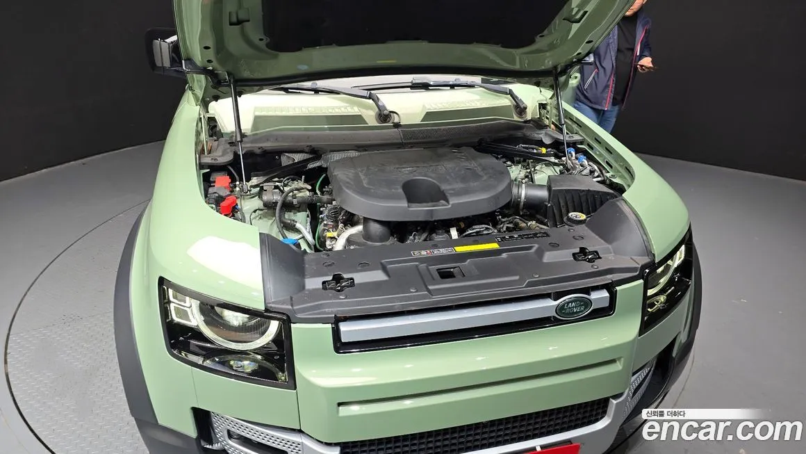 Land Rover Defender — фото 9
