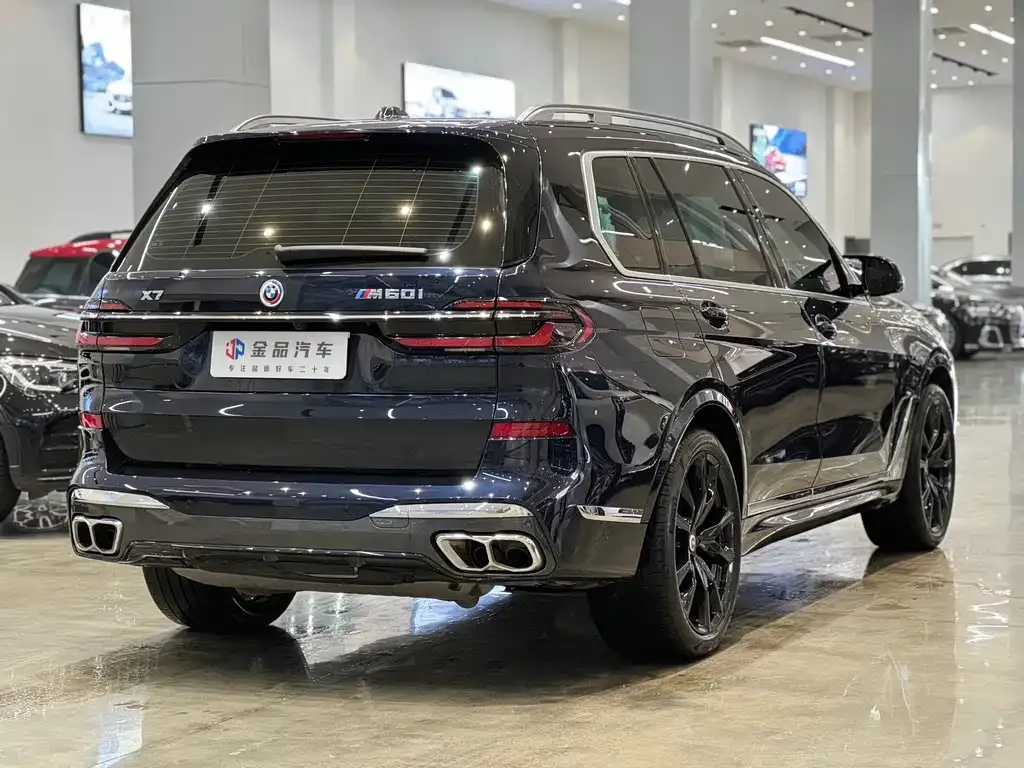 BMW X7 M60i — фото 2