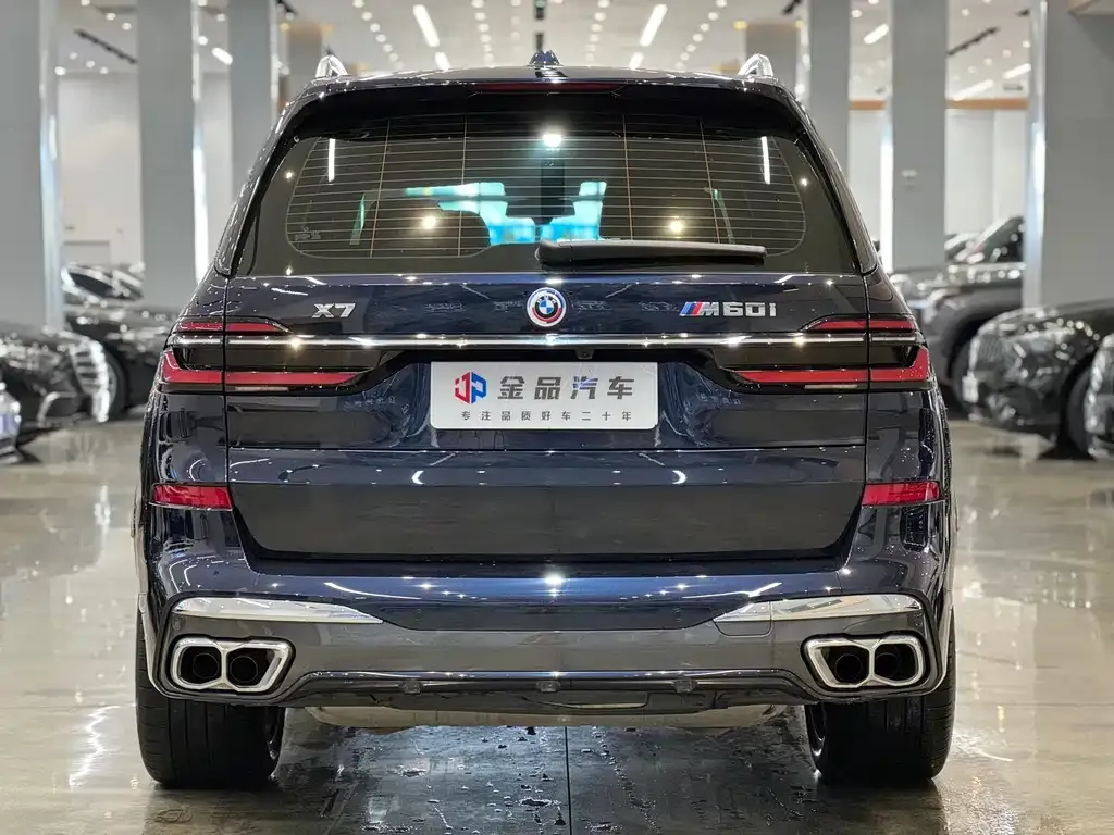 BMW X7 M60i — фото 3