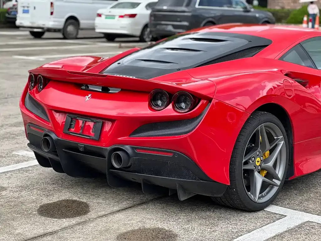 Ferrari F8 — фото 7