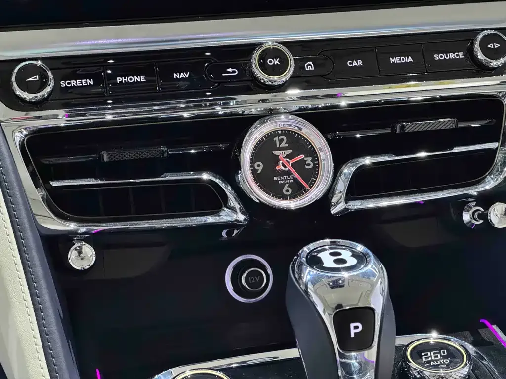 Bentley Flying Spur — фото 6