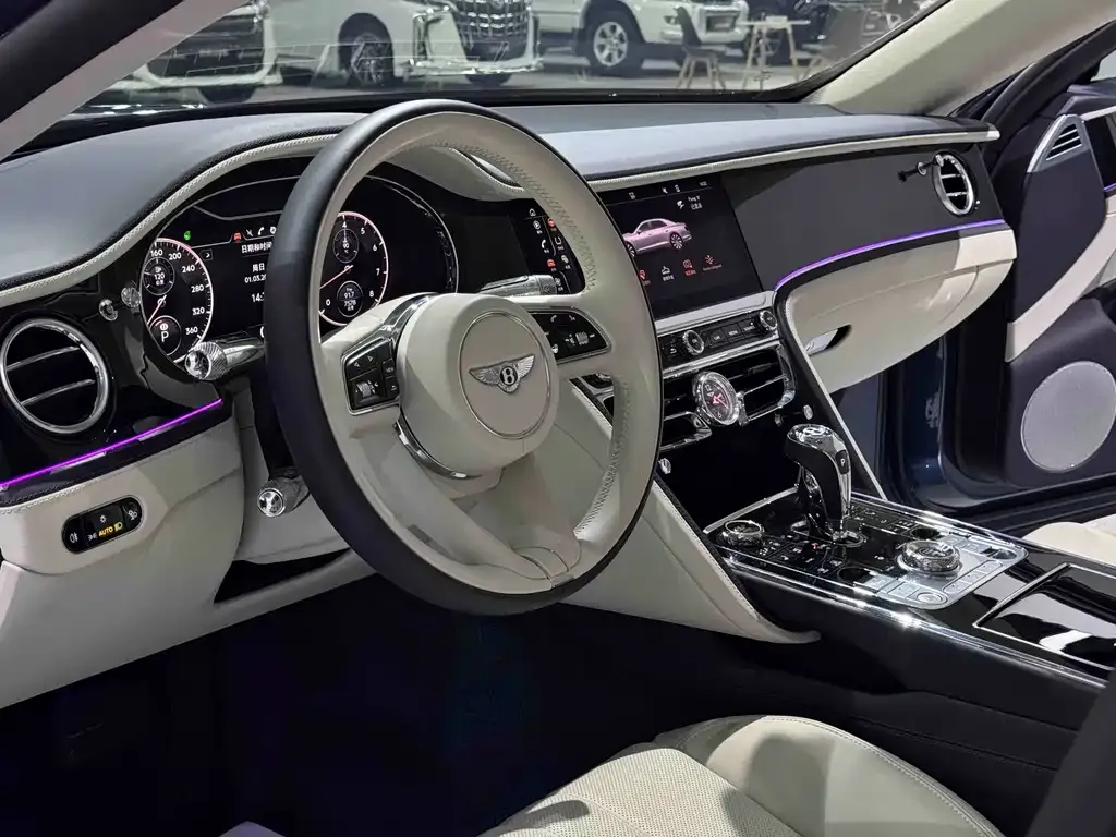 Bentley Flying Spur — фото 5