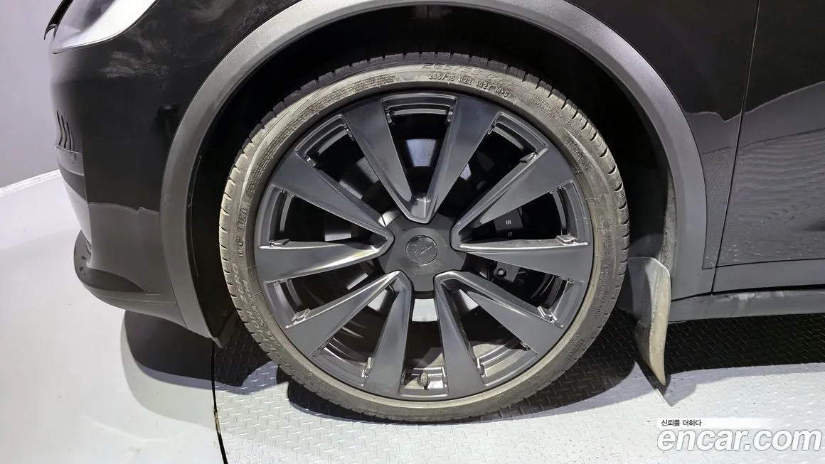 Tesla Model X — фото 8