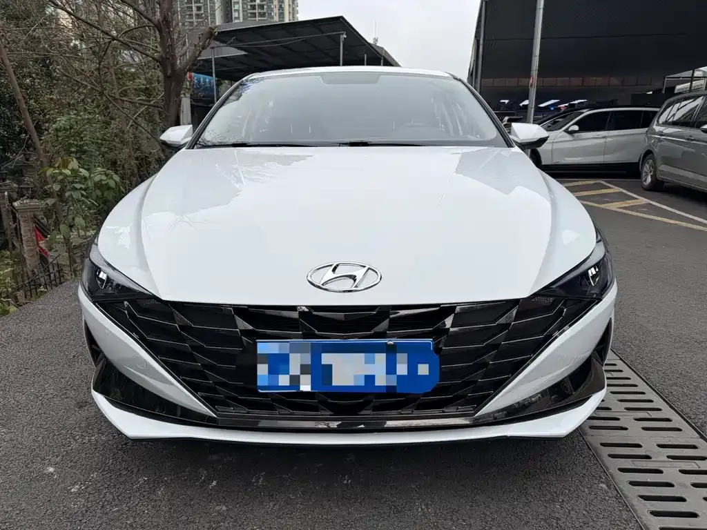 Hyundai Elantra — фото 8