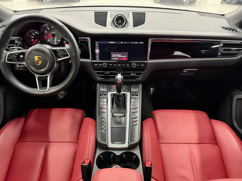 Porsche Macan — фото 9