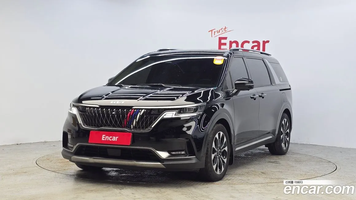 Kia Carnival — фото 1