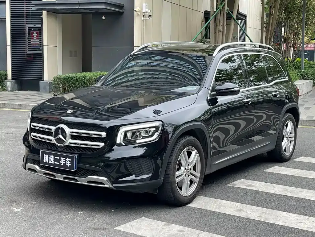 Mercedes-Benz GLB — фото 1