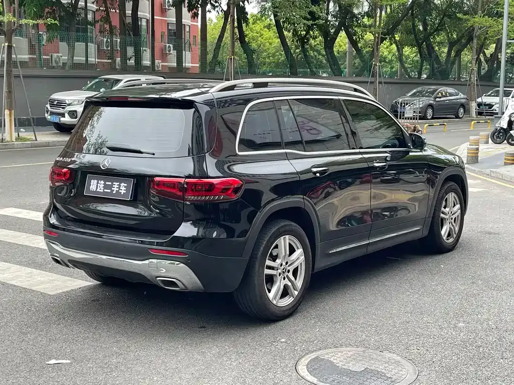 Mercedes-Benz GLB — фото 10