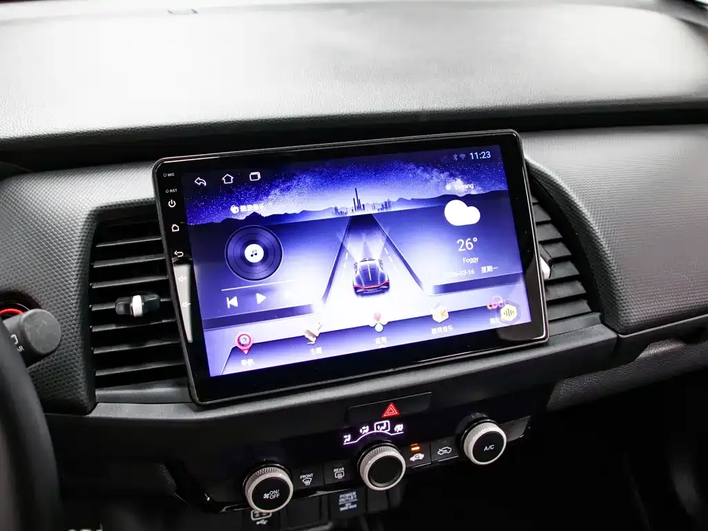 Honda Fit — фото 10