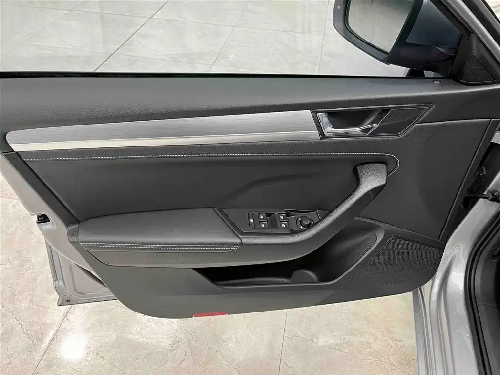 Skoda Superb — фото 6