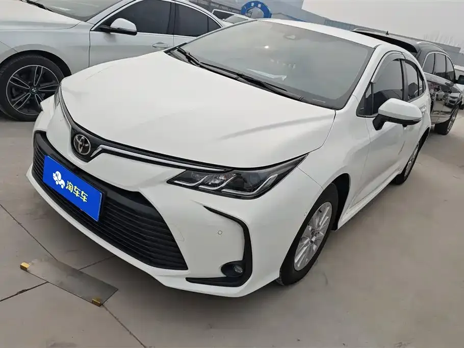 Toyota Corolla — фото 1