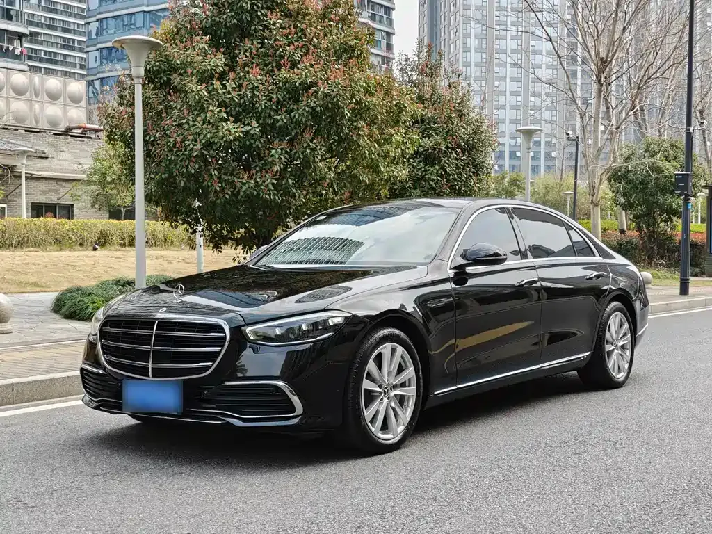 Mercedes-Benz S-Class — фото 1