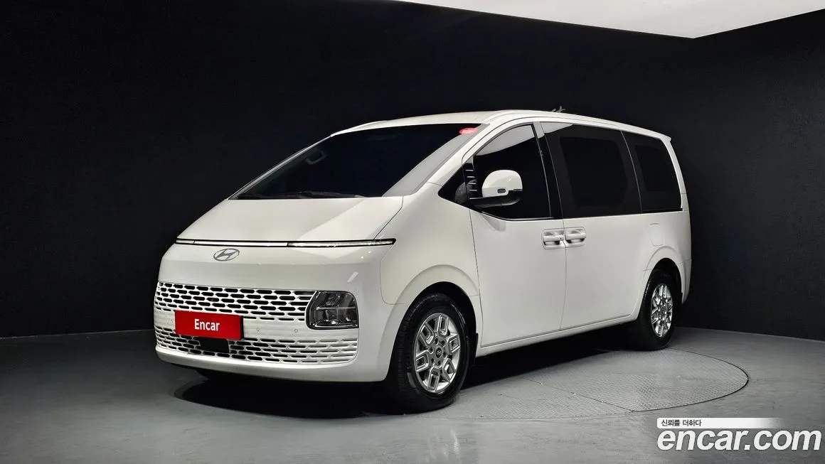 Hyundai Staria — фото 1