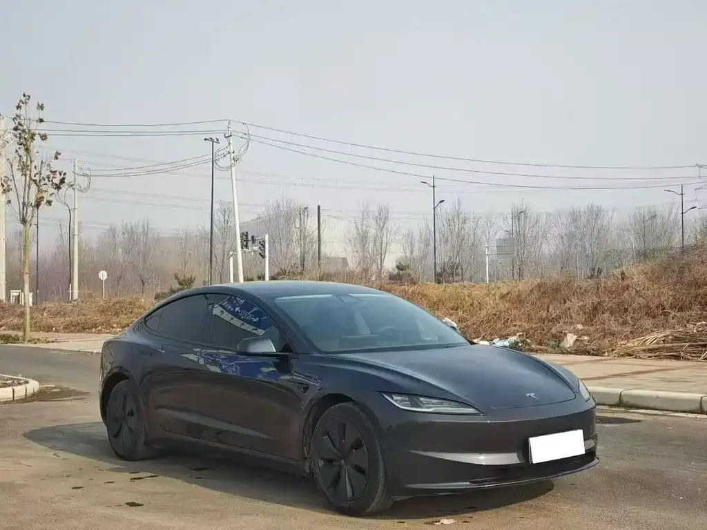 Tesla Model 3 — фото 9