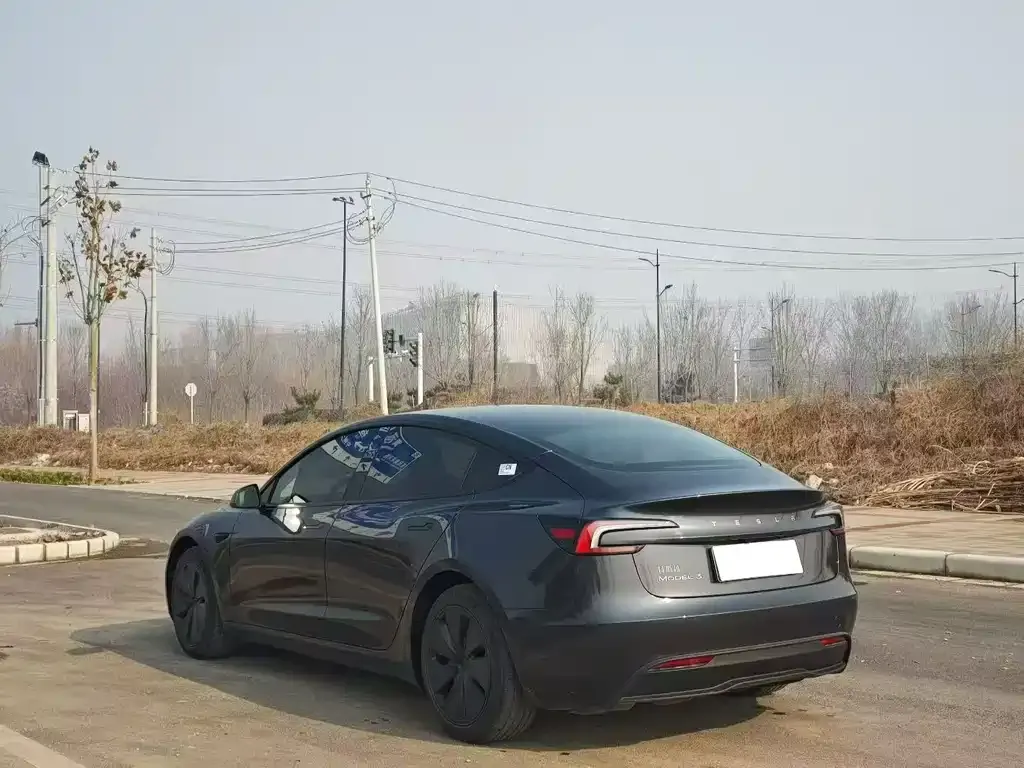 Tesla Model 3 — фото 6