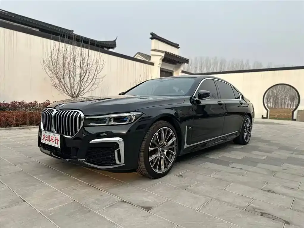 BMW 7 Series — фото 1