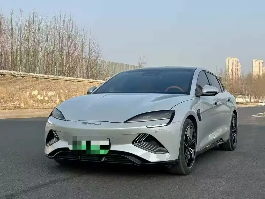 BYD Seal — фото 1