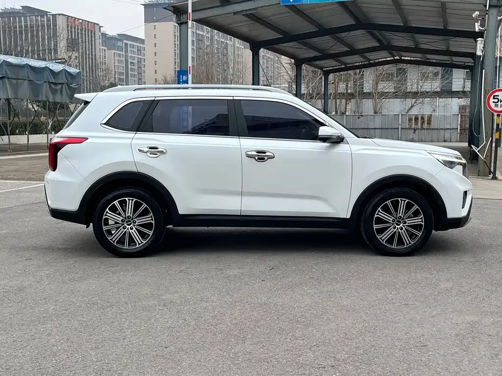Kia Sportage — фото 8
