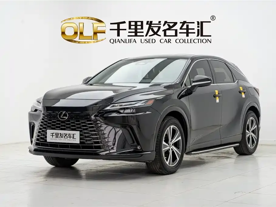 Lexus RX — фото 1