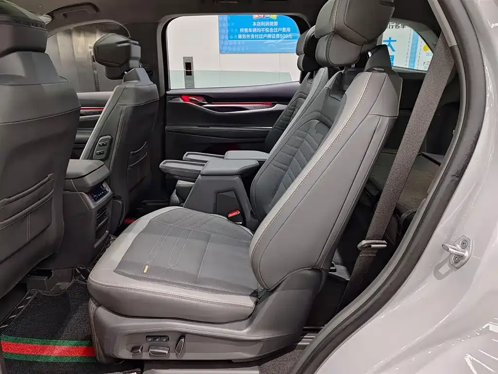Ford Edge — фото 10