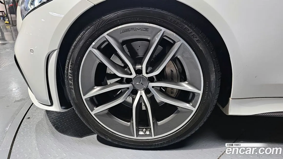 Mercedes-Benz CLS-Class — фото 10