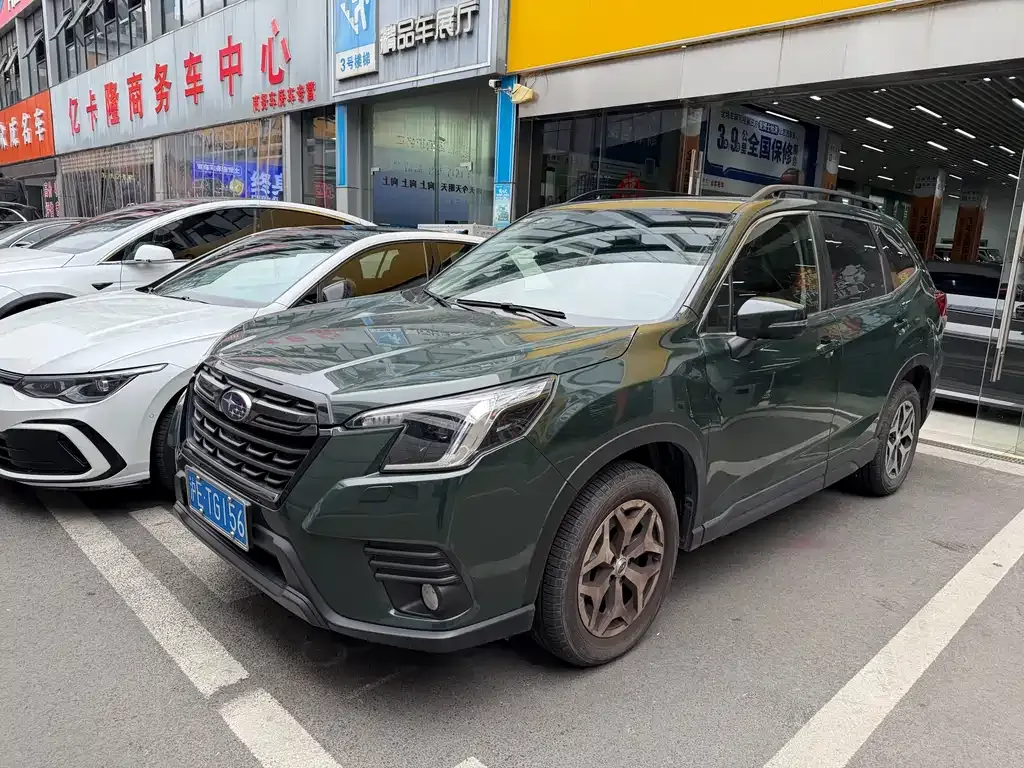 Subaru Forester — фото 1